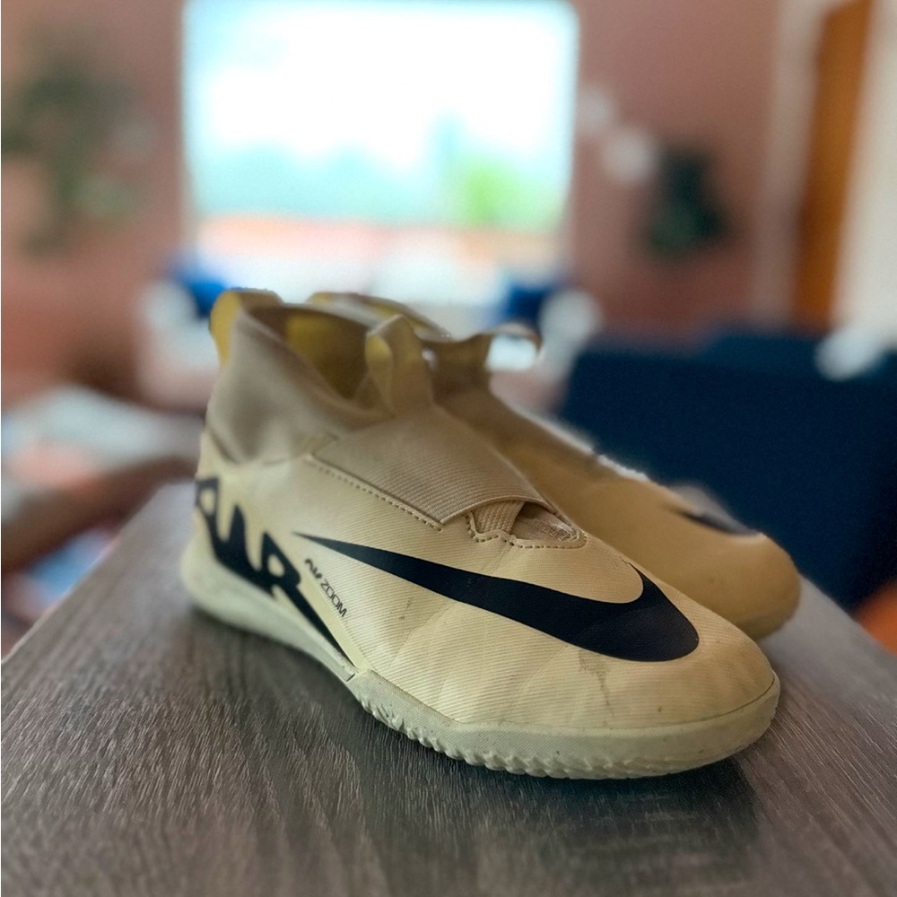 Nike zoom futsol shoes